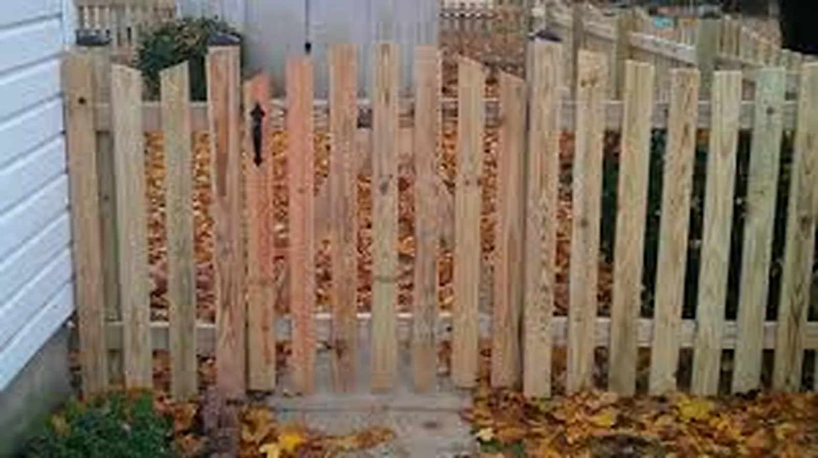 Wood Fence project by Excalibur Fence and Iron Works